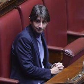 Deputati sospesi a gennaio, scintille maggioranza-opposizione alla Camera. E Donzelli infiamma l'Aula
