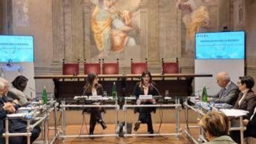 Tumori, in Italia 1.103 studi clinici in corso: "Nuove tecnologie per aumentare partecipazione pazienti"