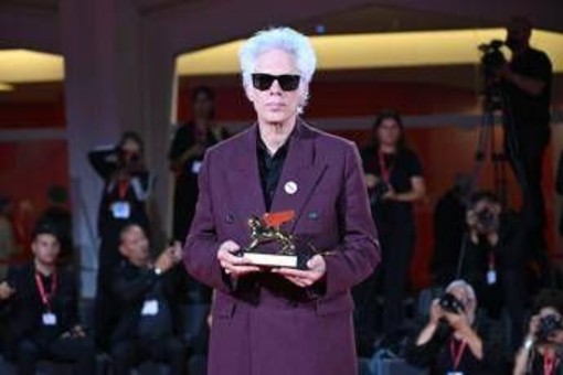 Jim Jarmusch chiede la cittadinanza francese: "Voglio evadere dagli Stati Uniti" Jim Jarmusch chiede la cittadinanza francese: "Voglio evadere dagli Stati Uniti"