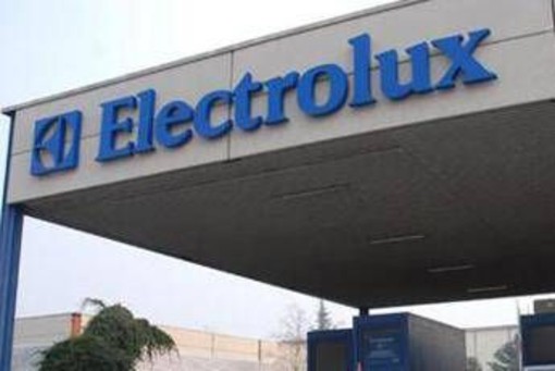 Electrolux, annuncia 1.700 esuberi in Italia e chiude lo stabilimento di Cerreto d'Esi Electrolux, annuncia 1.700 esuberi in Italia e chiude lo stabilimento di Cerreto d'Esi