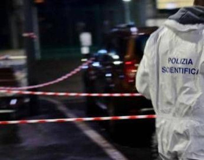 Roma, bomba carta esplode in cortile condominio a San Basilio: nessun ferito Roma, bomba carta esplode in cortile condominio a San Basilio: nessun ferito