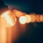 Bollette luce e gas, aumenti in vista: prezzi fino al 40% in più in autunno e inverno