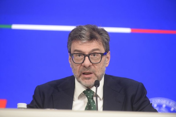 Giorgetti “Dimissioni? A me interessa il prodotto finale”