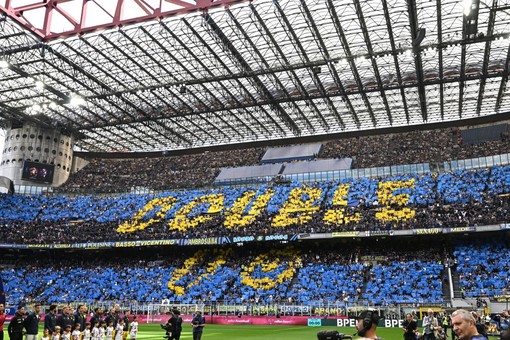 L’Inter festeggia il double, a San Siro 1-1 col Verona L’Inter festeggia il double, a San Siro 1-1 col Verona
