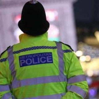 Ladri rubano auto con dentro carrozzina, poi la restituiscono a bimba disabile