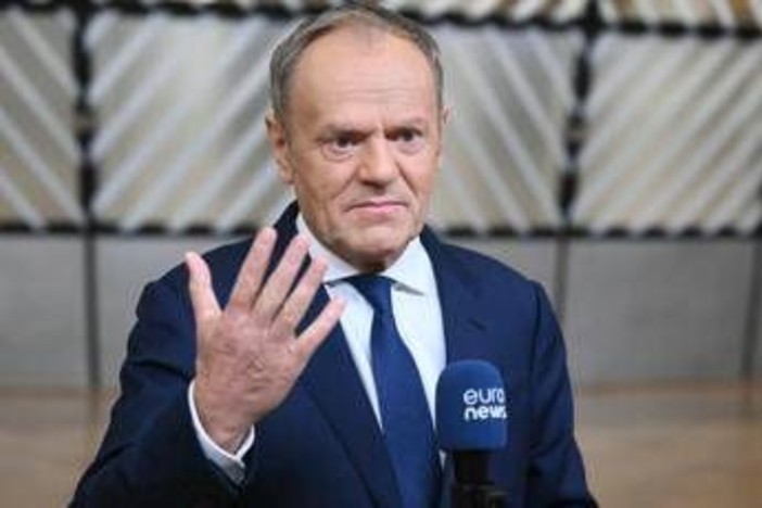 Polonia, piano per uccidere Tusk e ministro della Difesa: riunione d'emergenza delle agenzie di sicurezza Polonia, piano per uccidere Tusk e ministro della Difesa: riunione d'emergenza delle agenzie di sicurezza