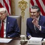 Usa senza armi e munizioni, Trump se la prende con Hegseth: lo scontro e la smentita