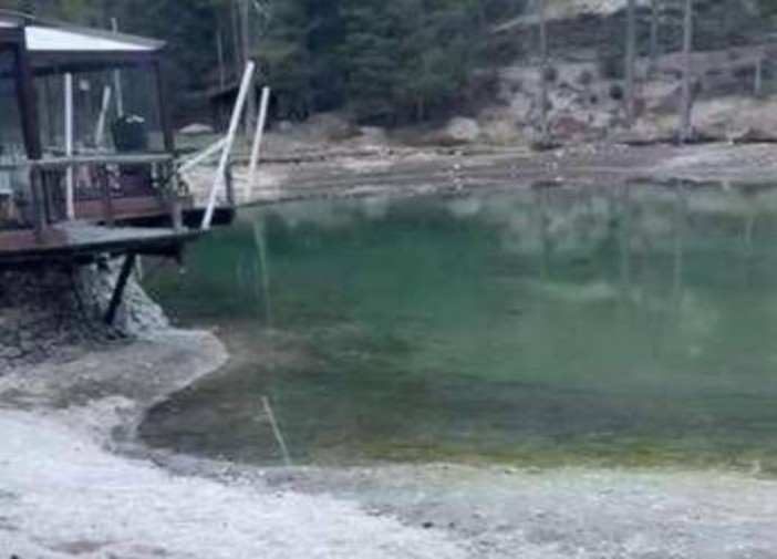 Lago Ghedina, il titolare del ristorante sulla riva: "Bacino pieno solo a metà, già perso 25% fatturato"