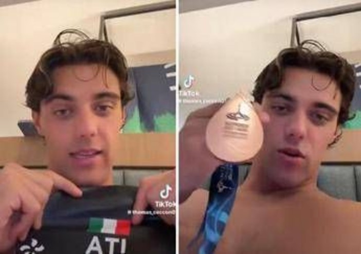 "La cuffia dell'Italia è sbagliata?": Ceccon solleva il caso e poi punge Sara Curtis "La cuffia dell'Italia è sbagliata?": Ceccon solleva il caso e poi punge Sara Curtis