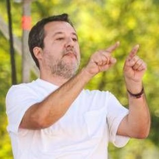 Carburanti, Salvini: "Il costo non calerà a breve, quindi o ti rassegni o ti attrezzi"