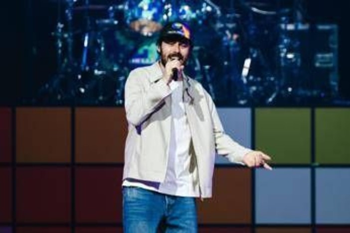 Pinguini Tattici Nucleari, il frontman Riccardo Zanotti è diventato papà: l'annuncio Pinguini Tattici Nucleari, il frontman Riccardo Zanotti è diventato papà: l'annuncio