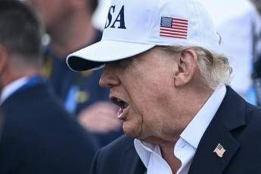 Trump: "Il problema dell'IA è solo il nome: chiamiamola Intelligenza Suprema"