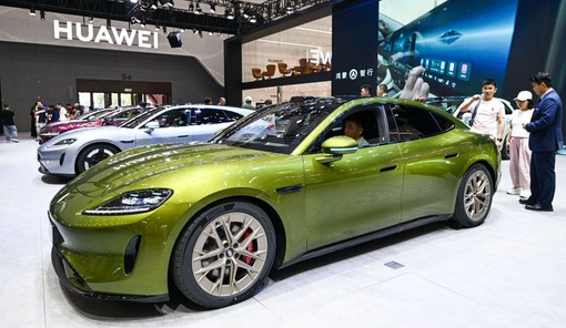 Cina, cresce il consumo energetico per auto elettriche e servizi dati Internet
