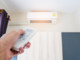 Caldo, condizionatori sempre accesi e quasi 150 euro in bolletta: 10 consigli per risparmiare