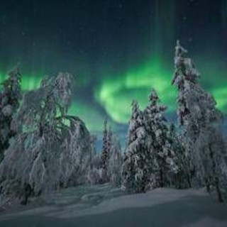 Lorenzo Mirandola, il cacciatore di aurora boreale si racconta in 'Quando il cielo si accende' Lorenzo Mirandola, il cacciatore di aurora boreale si racconta in 'Quando il cielo si accende'
