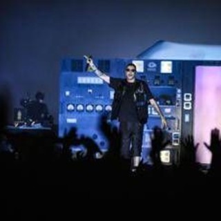 Marracash libero e felice, lo show con cui (ri)conquista la 'sua' Milano Marracash libero e felice, lo show con cui (ri)conquista la 'sua' Milano