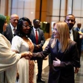 Italia-Africa, Meloni in Etiopia rilancia il Piano Mattei: "Scommessa che stiamo vincendo" Italia-Africa, Meloni in Etiopia rilancia il Piano Mattei: "Scommessa che stiamo vincendo"