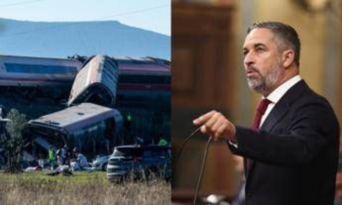 Spagna, il leader di Vox dopo l'incidente ferroviario: "Stop campagna elettorale? Siamo politici, non pagati per piangere a funerali" Spagna, il leader di Vox dopo l'incidente ferroviario: "Stop campagna elettorale? Siamo politici, non pagati per piangere a funerali"