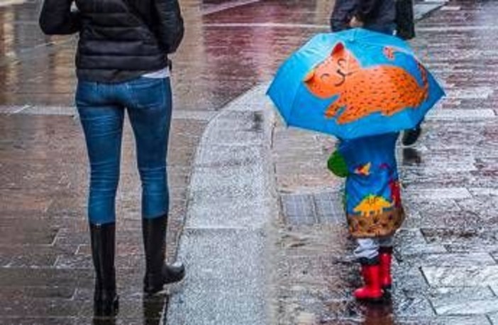 Maltempo, allerta meteo arancione oggi in Campania, Calabria, Puglia e Sicilia. L'elenco delle scuole chiuse Maltempo, allerta meteo arancione oggi in Campania, Calabria, Puglia e Sicilia. L'elenco delle scuole chiuse