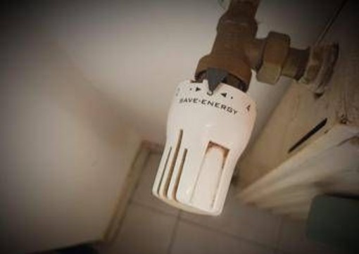Chi decide gli orari del riscaldamento in condominio e come modificarli? Tutte le risposte Chi decide gli orari del riscaldamento in condominio e come modificarli? Tutte le risposte