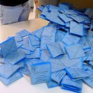 Sondaggio politico, calano tutti i big: giù Fratelli d'Italia, Pd e M5S