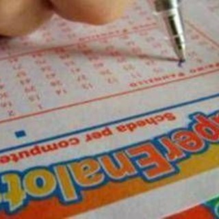 Superenalotto, numeri e combinazione vincente 27 dicembre 2025 Superenalotto, numeri e combinazione vincente 27 dicembre 2025