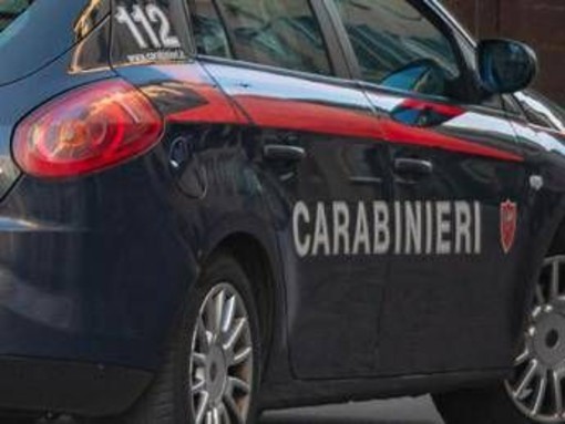 Ancona, donna picchiata a morte in casa: si cerca il marito Ancona, donna picchiata a morte in casa: si cerca il marito