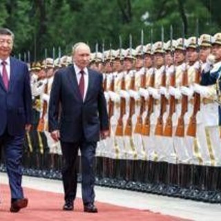 Cina-Russia, Putin a Pechino. Xi: "Tra noi relazione solida basata su fiducia reciproca" Cina-Russia, Putin a Pechino. Xi: "Tra noi relazione solida basata su fiducia reciproca"