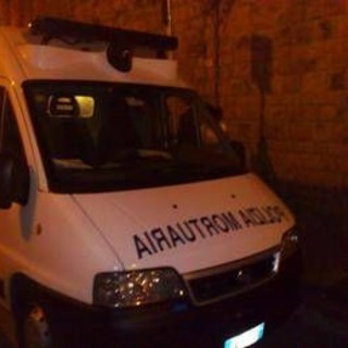 Trovato morto in un baule, aperta un'inchiesta: indagati la madre e i fratelli