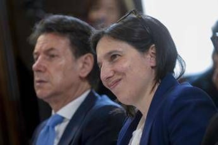 TOMORROW/ Campo largo, tensioni nel centrosinistra: Conte insiste su primarie presto TOMORROW/ Campo largo, tensioni nel centrosinistra: Conte insiste su primarie presto
