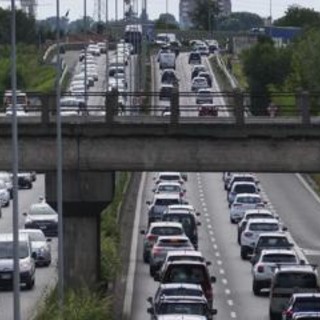 Nuovo Codice della strada, non c'è più obbligo di portare patente e libretto Nuovo Codice della strada, non c'è più obbligo di portare patente e libretto