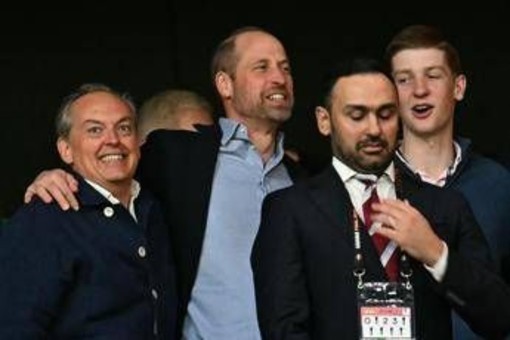 Aston Villa segna, principe William 'impazzisce': gioia in finale di Europa League Aston Villa segna, principe William 'impazzisce': gioia in finale di Europa League