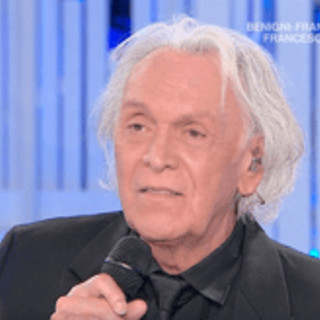 Domenica In, tensione in studio: Riccardo Fogli si agita per la foto 'persa'. Cosa è successo Domenica In, tensione in studio: Riccardo Fogli si agita per la foto 'persa'. Cosa è successo
