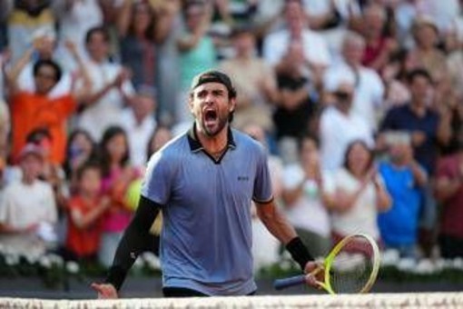 Berrettini ai quarti del Roland Garros e sogna: "Ora senza Sinner..." Berrettini ai quarti del Roland Garros e sogna: "Ora senza Sinner..."