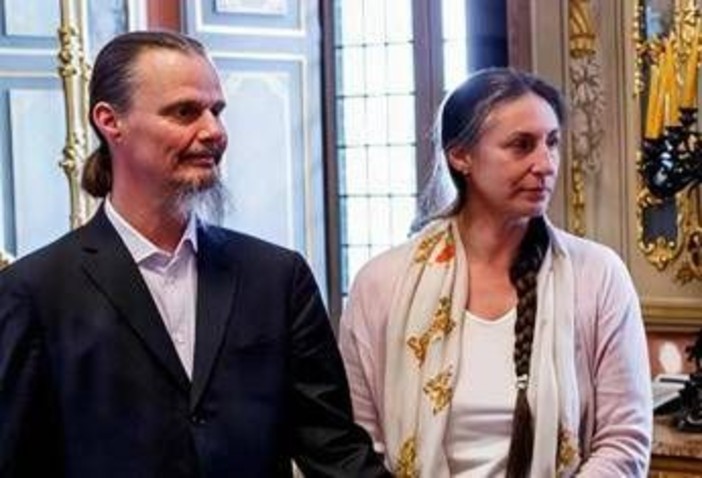 Famiglia nel bosco, bambini torneranno a casa "per poche ore" Famiglia nel bosco, bambini torneranno a casa "per poche ore"