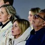 Milano Cortina, cala il sipario: Meloni applaude gli azzurri, bandiera olimpica passa alla Francia Milano Cortina, cala il sipario: Meloni applaude gli azzurri, bandiera olimpica passa alla Francia