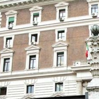 Choc al Viminale, dipendente si lancia dal quarto piano e muore Choc al Viminale, dipendente si lancia dal quarto piano e muore