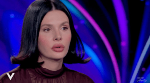 Vittorio Sgarbi, la figlia Evelina: "Le foto parlano da sole, papà non sta bene" Vittorio Sgarbi, la figlia Evelina: "Le foto parlano da sole, papà non sta bene"