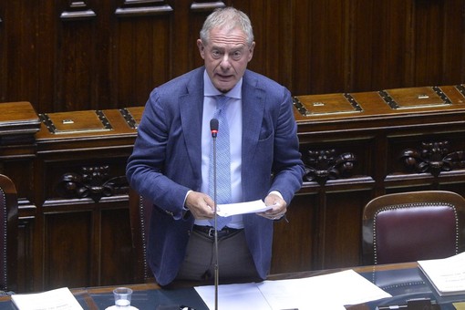 Dazi, Urso “Servono cautela e responsabilità” Dazi, Urso “Servono cautela e responsabilità”