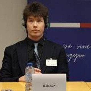 Ue, al convegno Pro Vita la testimonianza di un detransitioner: "Stop esperimenti su bambini" Ue, al convegno Pro Vita la testimonianza di un detransitioner: "Stop esperimenti su bambini"