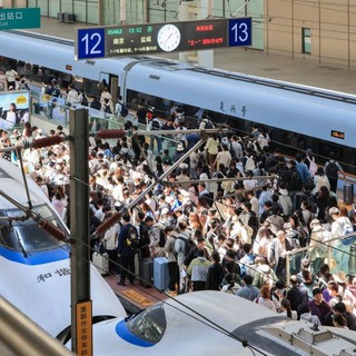 Cina, record di viaggi ferroviari nei primi cinque mesi del 2026