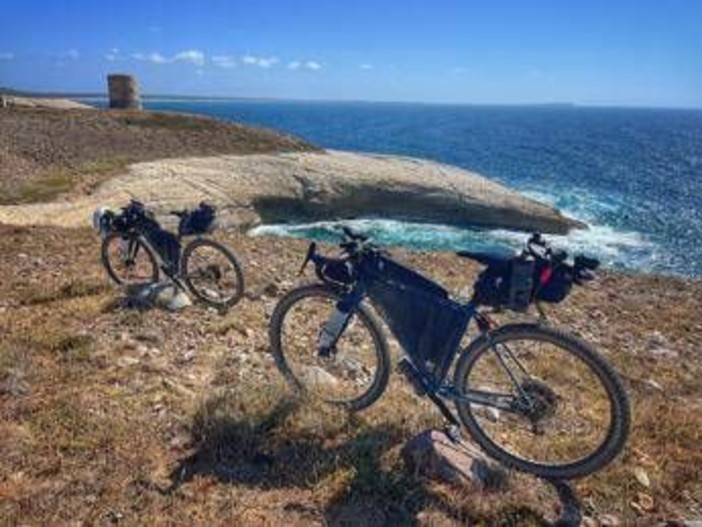 Cicloturismo con Shardana bikeventure: il meglio della Sardegna in bikepacking