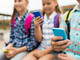 Ue, nuove regole sui social per i minori: niente account autonomi prima dei 15 anni