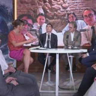 Fratoianni: "Serve gamba centrista al campo largo? Non capisco cosa significhi, bisogna partire dai contenuti..." Fratoianni: "Serve gamba centrista al campo largo? Non capisco cosa significhi, bisogna partire dai contenuti..."
