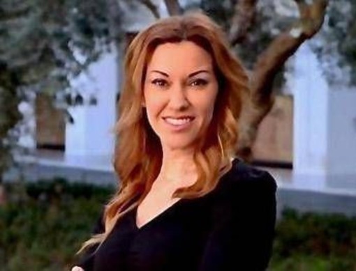 "Non guardate l'eclissi, io ho perso la vista", il messaggio dell'ex deputata spagnola