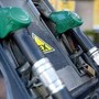 Benzina, i prezzi di oggi: gasolio supera i 2,1 euro al litro