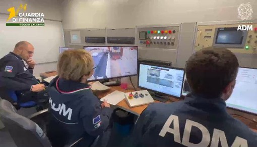 Sequestrati 248 chili di cocaina al porto di Gioia Tauro