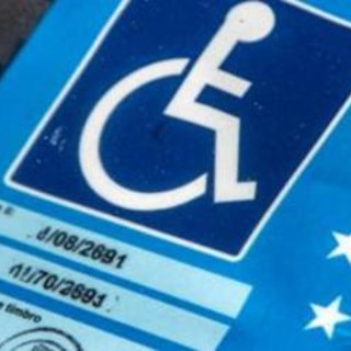 Roma, stretta su permessi disabili. Patanè: "In 20mila giravano con quelli di parenti morti" Roma, stretta su permessi disabili. Patanè: "In 20mila giravano con quelli di parenti morti"