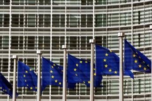 Caro energia, mediazione dei leader Ue dopo lunga trattativa: "Preservare Ets tutelando competitività"