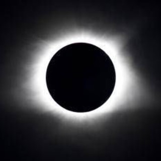 Eclissi, ecco dove si vedrà meglio in Italia e con il buio lo spettacolo delle 'stelle cadenti'